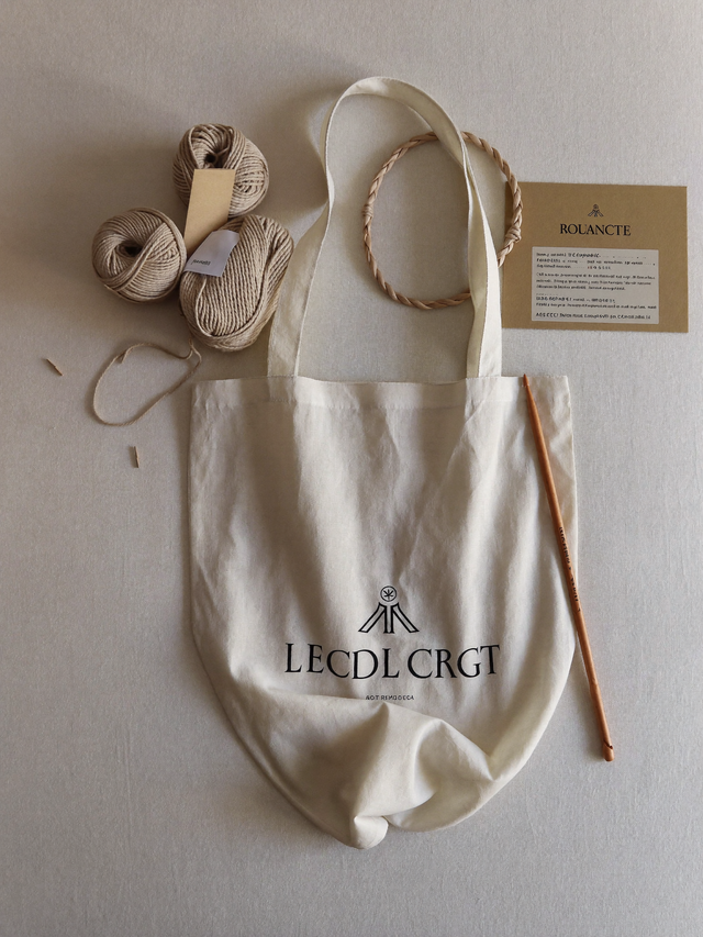 Kit sac au crochet : cabas en cours, pelotes de coton et fiche projet